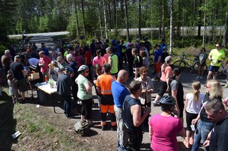 Kuva ohjatusta liikuntaryhmästä